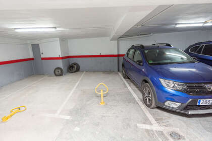 Parking space for sale in Berruguete, Tetuán, Madrid. 