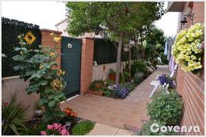 Semidetached house for sale in Chapinería, Madrid. 