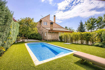 Chalet Adosado venta en Majadahonda, Madrid. 