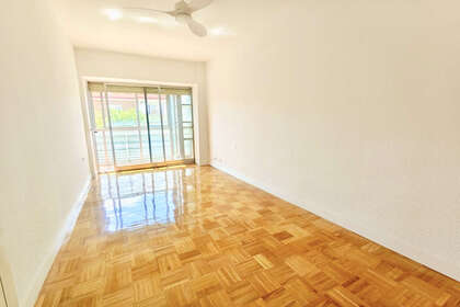 Flat for sale in Pueblo Nuevo, Ciudad Lineal, Madrid. 