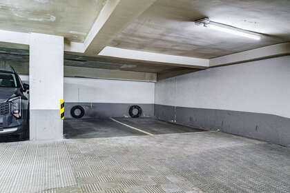 Parking space for sale in Arapiles, Chamberí, Madrid. 