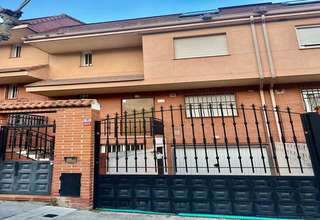 Cluster house for sale in Navalcarnero, Madrid. 
