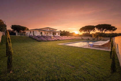 Cluster house for sale in Valdemorillo, Madrid. 