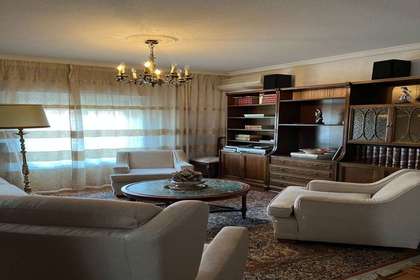 Flat for sale in Lucero, Madrid. 