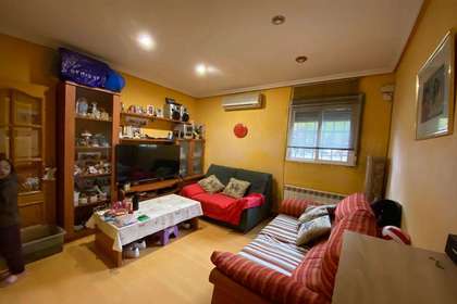 Flat for sale in Simancas, Madrid. 