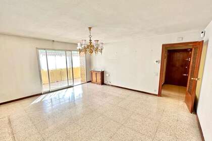 Flat for sale in Orcasitas, Usera, Madrid. 