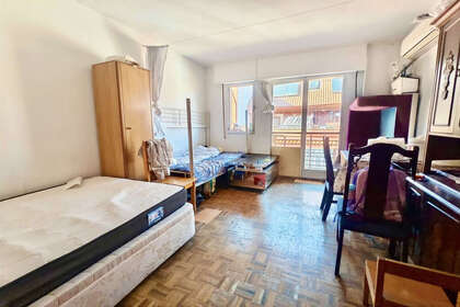 Flat for sale in Almendrales, Usera, Madrid. 
